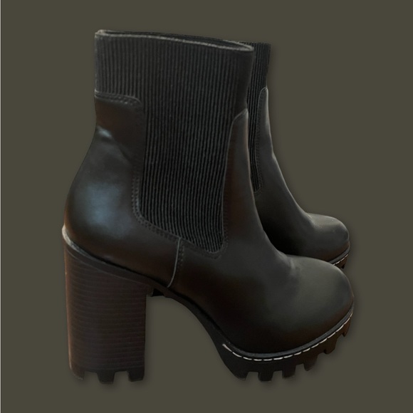 H&M Divided Chelsea Platform Ankle Boots - Picture 2 of 3